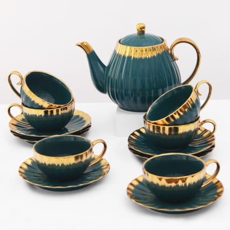unique 6pcs cups ,saucers and 1pc kettle with gold rim