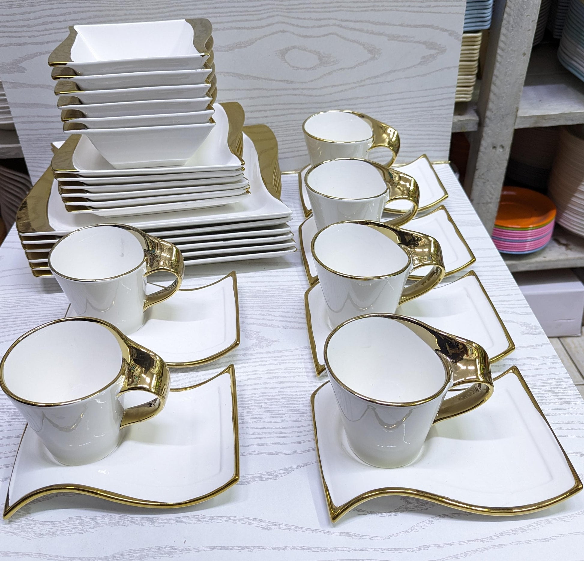 30pcs Wavy Ceramic Dinner Set with Gold Finish